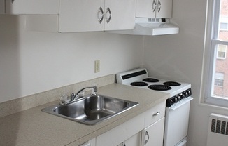 1 bed, 1 bath, 610 sqft, $1,635, Unit 96EM2D