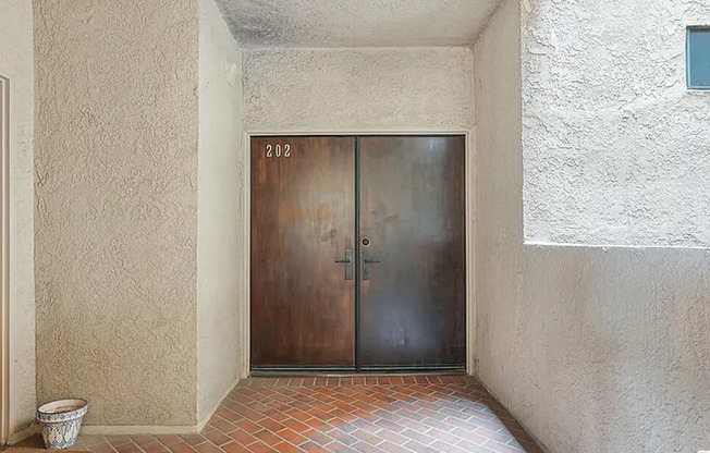 Luxury 2BR Condo in Prime West Hollywood's Norma Triangle