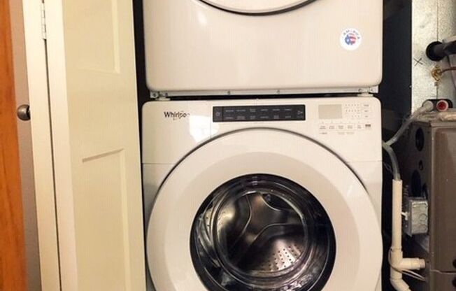 Studio, 1 bath, 540 sqft, $1,300, Unit 606
