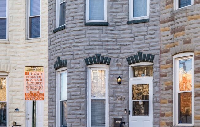 Charming Urban Living: 2BR Townhome with Modern Amenities in Pigtown