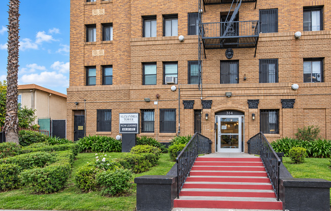 314 S ALEXANDRIA AVE