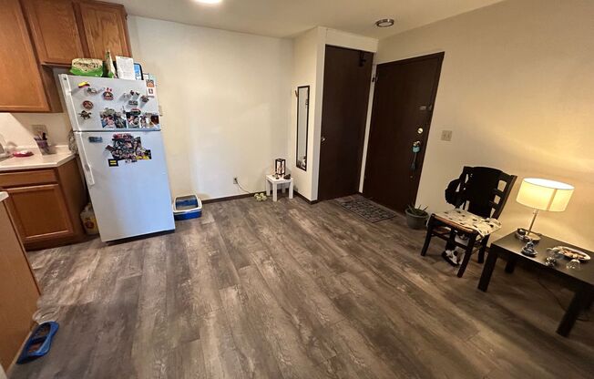 1 bed, 1 bath, $925, Unit 15