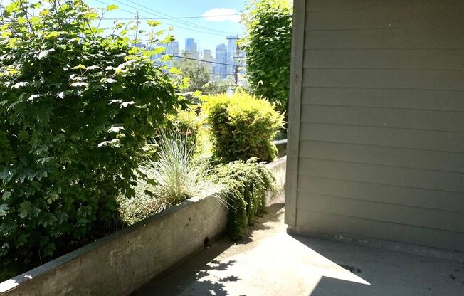 1 bed, 1 bath, 939 sqft, $2,295, Unit 005