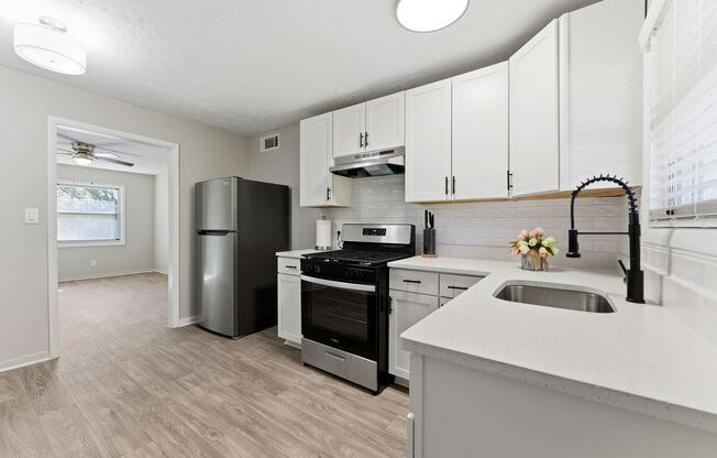 2 beds, 1.5 baths, 950 sqft, $1,289, Unit C09