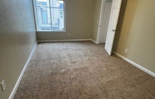 2 beds, 1 bath, 825 sqft, $1,860, Unit 231