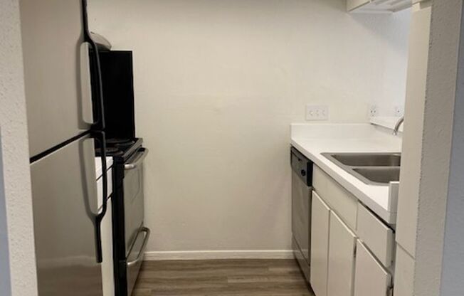 1 bed, 1 bath, 779 sqft, $1,579, Unit 131