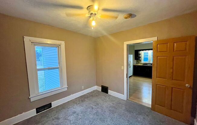 3 beds, 1 bath, $1,075