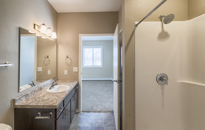 3 beds, 2 baths, 1,301 sqft, $1,700, Unit 202