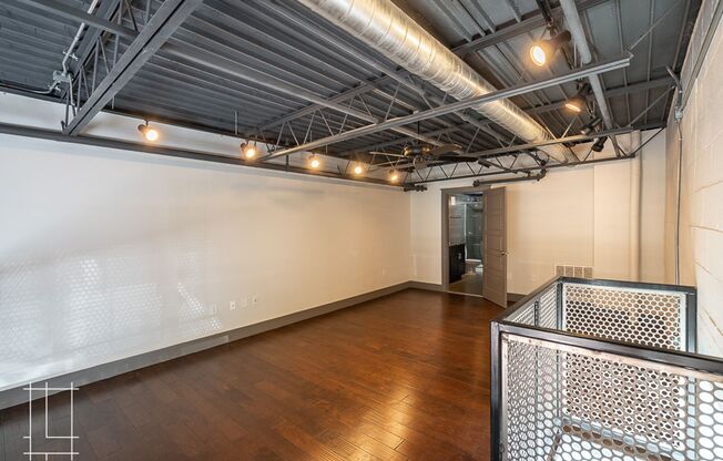 2 beds, 2 baths, $2,300, Unit 727 N. 4th St. Apt. 101