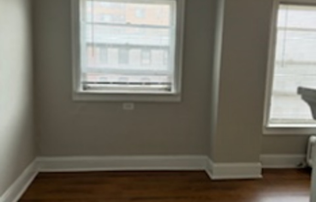 Studio, 1 bath, 300 sqft, $725, Unit 326