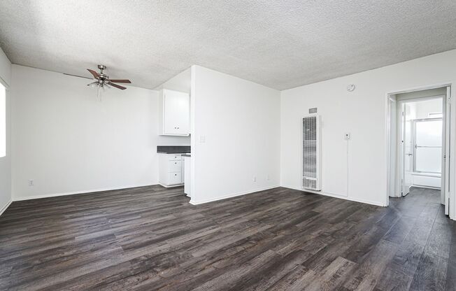 1 bed, 1 bath, $1,950, Unit 14