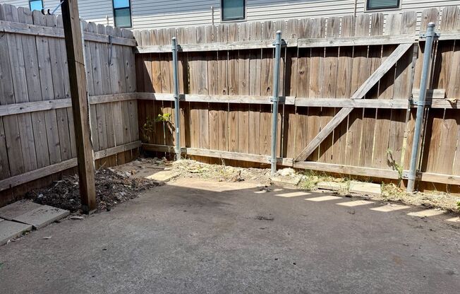 2 beds, 1.5 baths, $895, Unit # 30