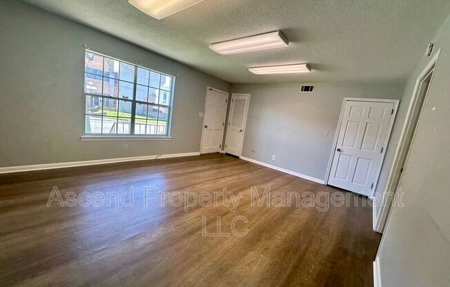 1803 BAILEY AVE