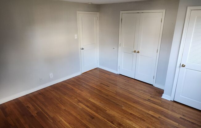 2 beds, 1 bath, 897 sqft, $2,275, Unit F-13