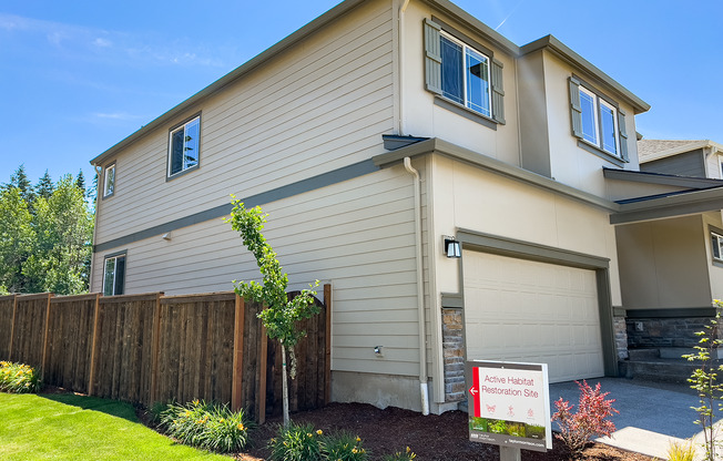 Beaverton Newer ~ 4 bedroom 2.5 bath House in SW Beaverton! A/C & Washer & Dryer ~ Walk to Mountainside HS and close to Nike!