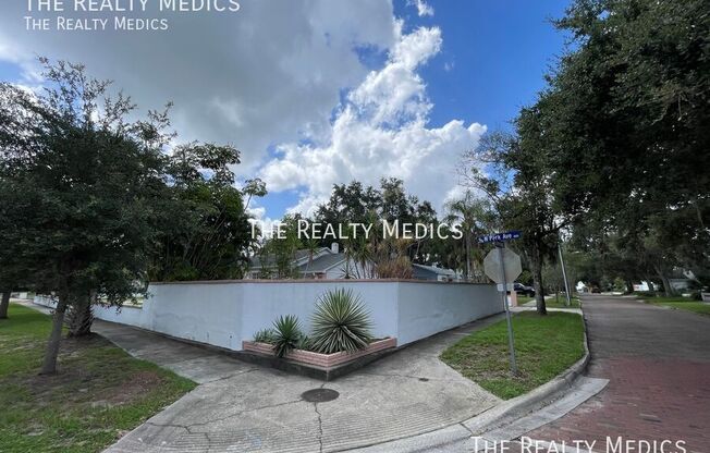 1807 N PARK AVE