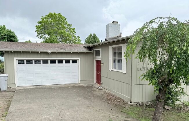 Beautiful Updated 4BR Home with Large Yard & Deck in Renton Cascade Community
