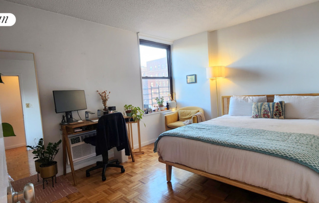 2 beds, 1 bath, $5,250, Unit 14B