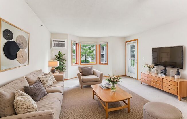 1 bed, 1 bath, 895 sqft, $1,299, Unit 2350-117