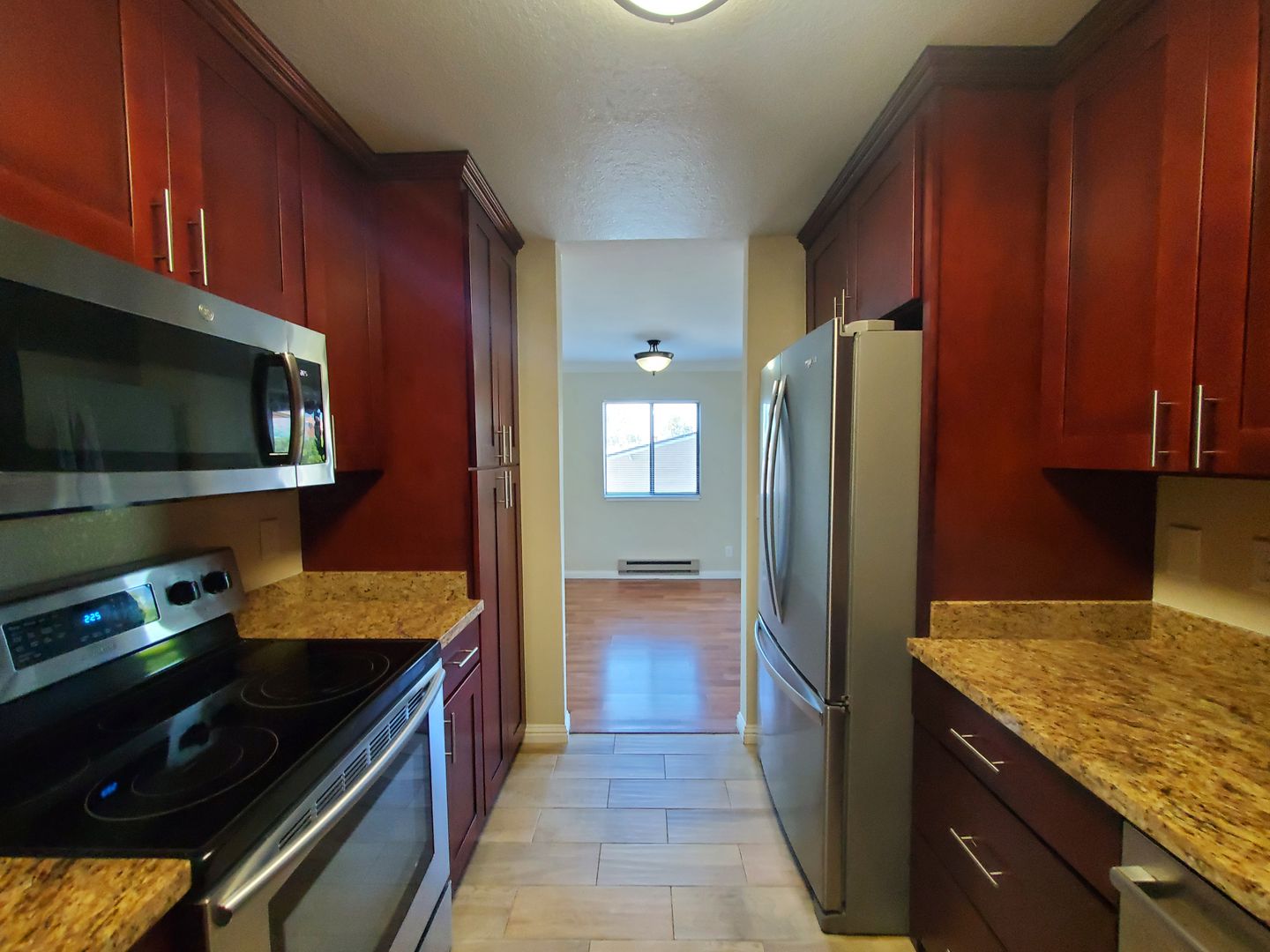 Spacious 2 bedroom 2 bath condo with perfect floor plan