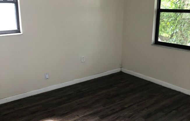 NICE 2BR/1BA Top Floor Apartments! Water & Sewer included! NO APPLICATION FEE!