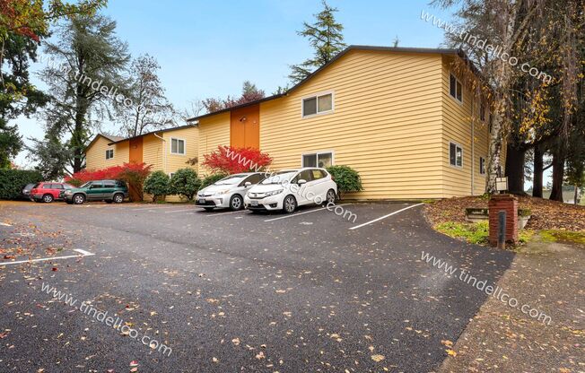 Charming Upstairs 2BD/1BA in the Heart of Multnomah Village