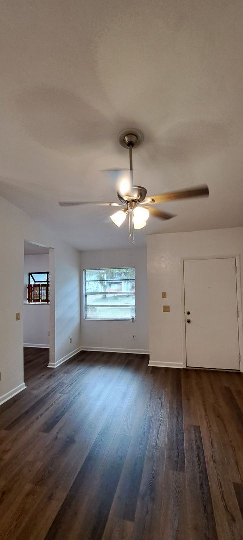 2 beds, 1 bath, $1,050