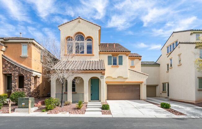 Spacious 4-Bed Home with Loft, Balcony & Stunning Views