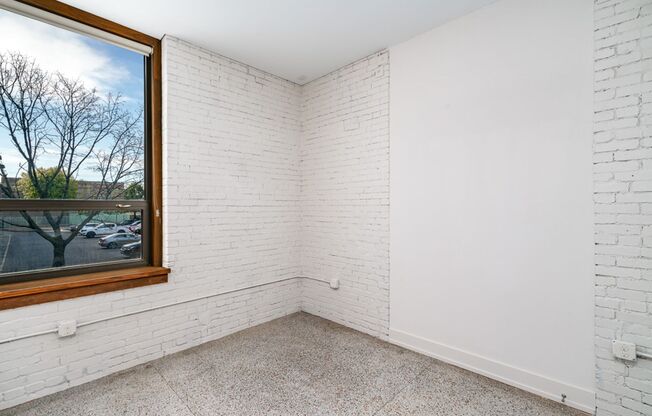 1 bed, 1 bath, $1,200, Unit 875 Michigan Ave Apt. 203