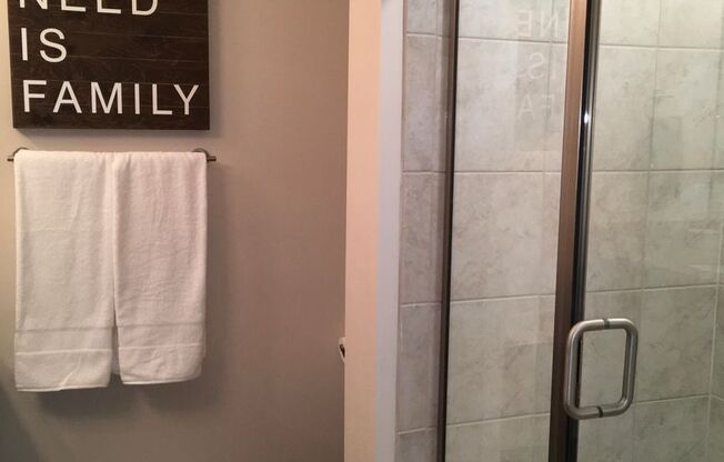 2 beds, 2 baths, 1,048 sqft, $1,650, Unit 4501-101