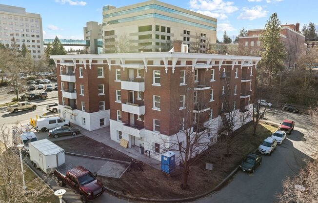 Cambridge Court Apartments