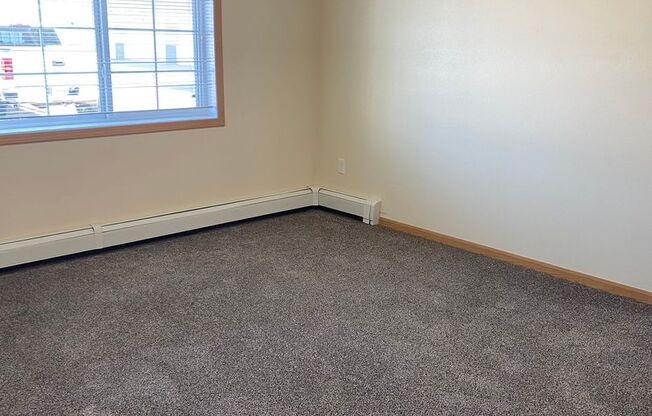 1 bed, 1 bath, 718 sqft, $985, Unit 615-103
