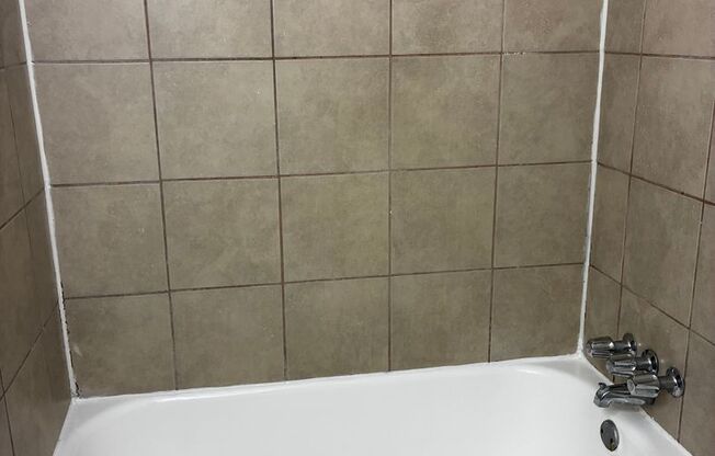 2 beds, 1 bath, 953 sqft, $1,399, Unit 565