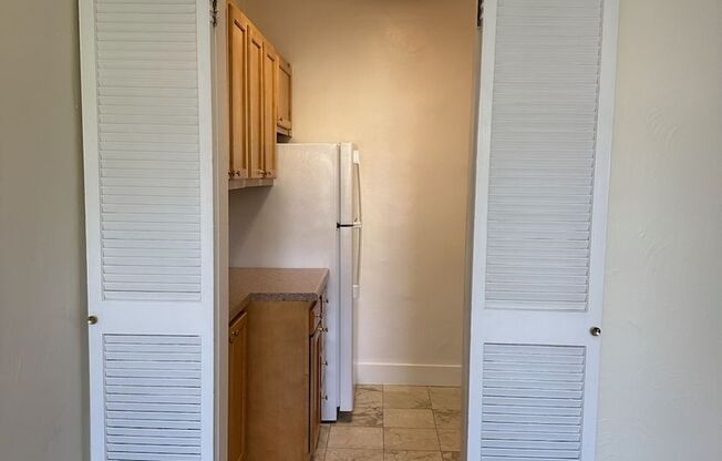 1 bed, 1 bath, 768 sqft, $1,400, Unit Royal York 704