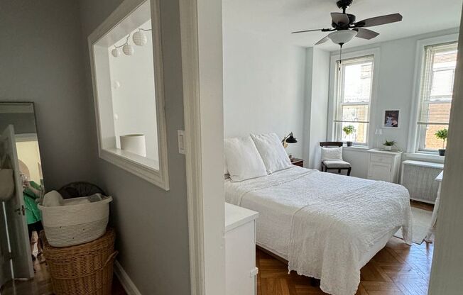2 beds, 1 bath, $3,100, Unit 505-3S
