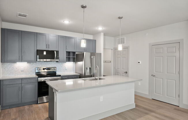 3 beds, 2 baths, 1,530 sqft, $2,500