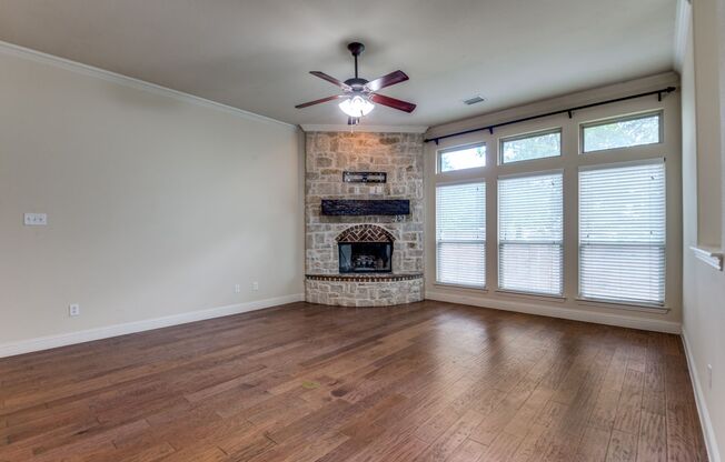 MOVE-IN SPECIAL!!! Move-in by November 28, 2025, and you receive 1-FREE MONTH OF RENT with an 15-month lease agreement!