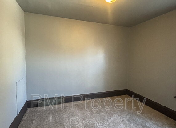 2530 N 37 ST