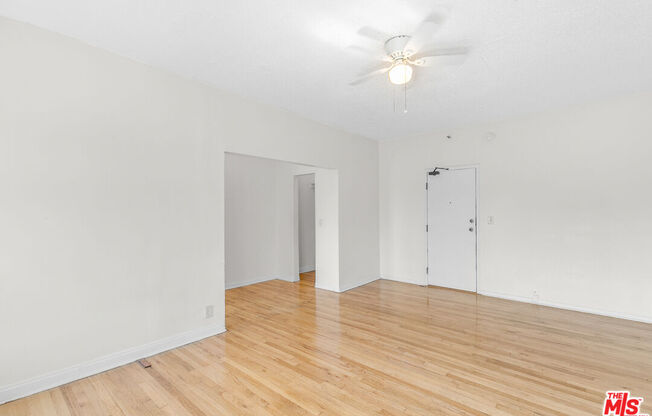 Studio, 1 bath, 575 sqft, $1,754, Unit 210