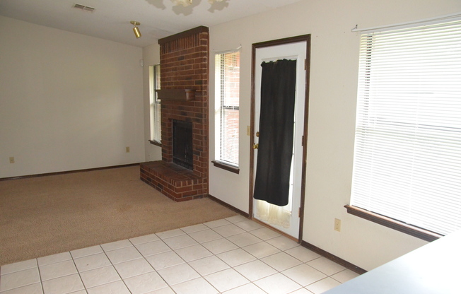 Very nice 3 bedroom 2 bath home - available NOW!