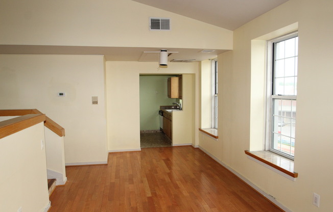 Studio, 1 bath, $1,550, Unit Unit #301