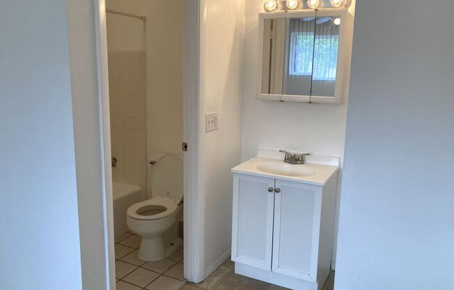 1 bed, 1 bath, 500 sqft, $1,255, Unit 37
