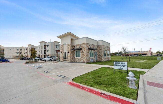 3 beds, 2 baths, 1,134 sqft, $1,595, Unit 724