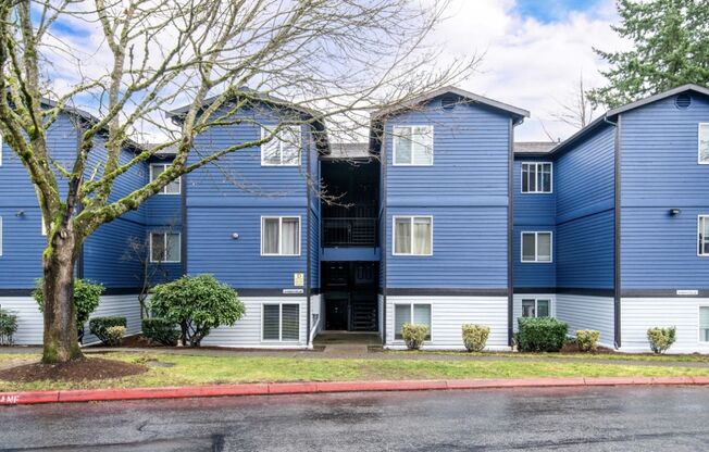 2 beds, 2 baths, 925 sqft, $1,695, Unit A104