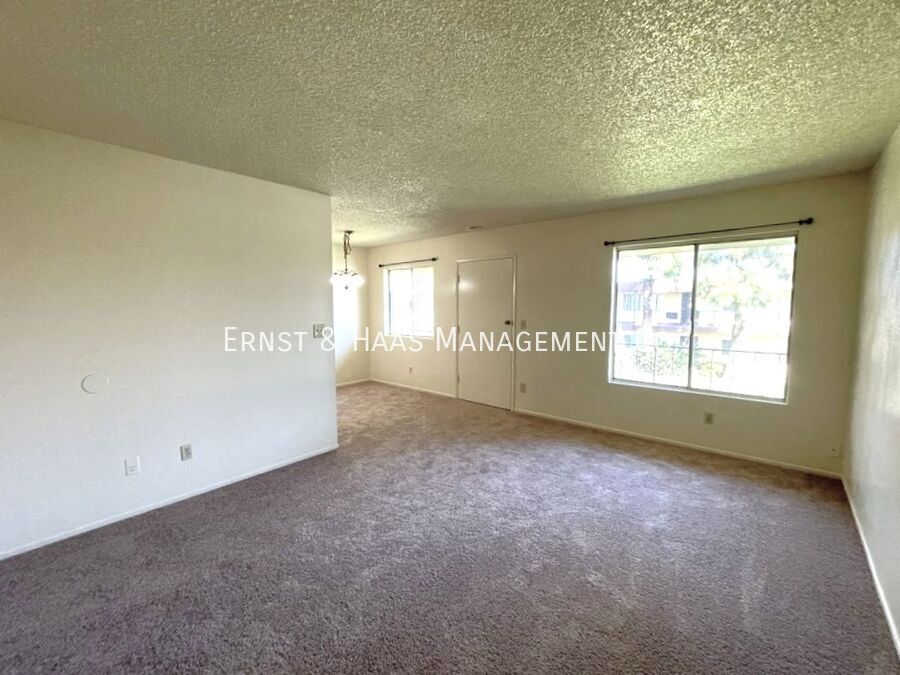 4700 Clair del Ave