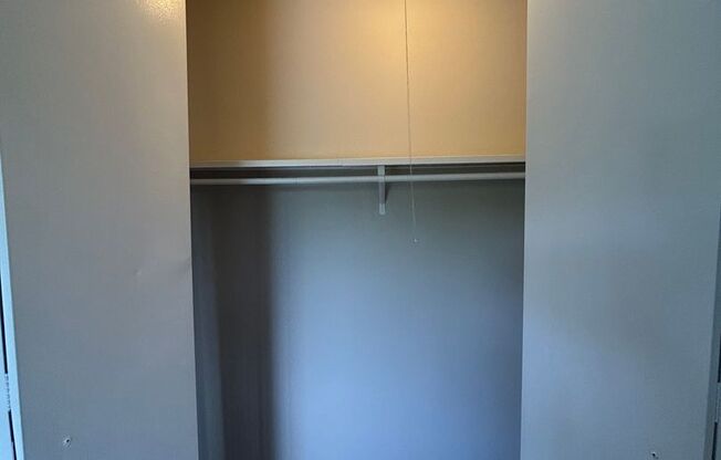 3 beds, 2.5 baths, 1,636 sqft, $1,379, Unit 729