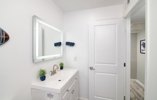 2 beds, 1.5 baths, 941 sqft, $1,725