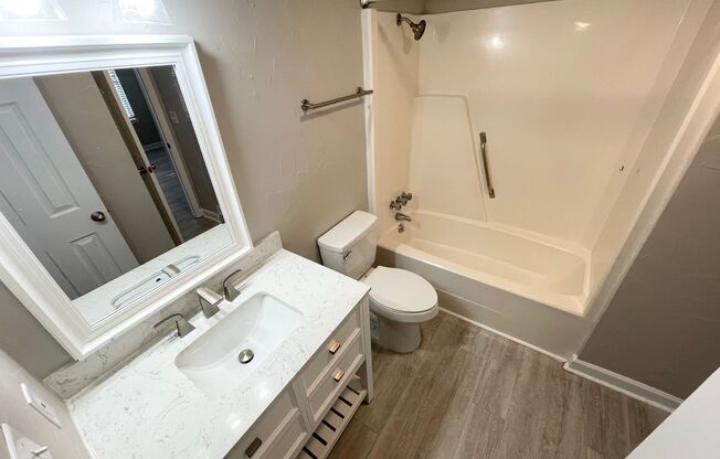 2 beds, 2 baths, 915 sqft, $1,495, Unit 413-9C