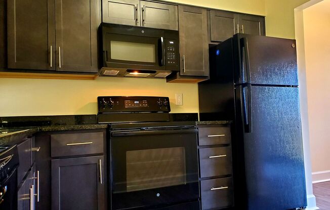 1 bed, 1 bath, 745 sqft, $1,900, Unit 14235 #104