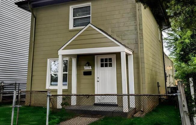 2118 PARKWOOD AVE
